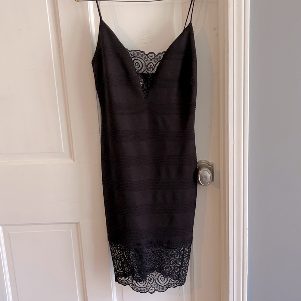 Spaghetti strep black midi dress body con